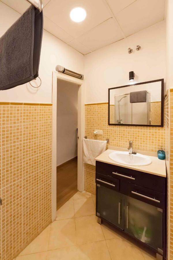 Sf - Shiny Apartment In City Centre เซบีญา ภายนอก รูปภาพ